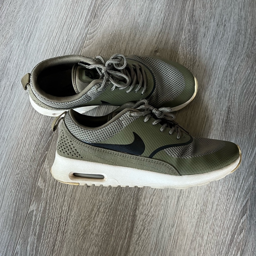 Nike Olive Green Sneakers. Size women US 7.5